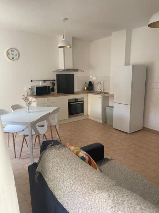 Appartement A 100 M De La Gare Port-de-Bouc Exterior foto